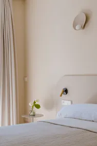Two-bedroom apartment in The Passage - Image 2