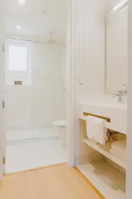 Two-bedroom apartment in The Passage - Image 5