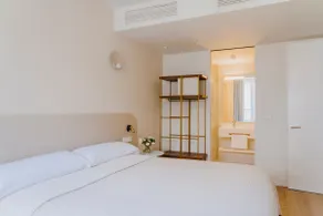 Two-bedroom apartment in The Passage - Image 3