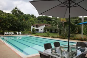 Beautiful and Comfortable Country House, Pool and Grill - Image 2