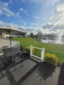 Cotswolds Getaway 'Rainbow Lodge' Isis Lake views - Image 4
