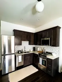 Hip Warren Street Apartment - Image 4