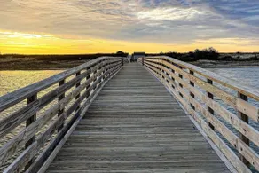Cottage Getaway - Walk to Beach & Downtown Sleep 7 - Image 4
