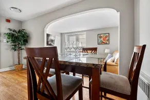 Cozy Comfort- 2 bedroom apt/65 inch T.V. wifi - Image 5