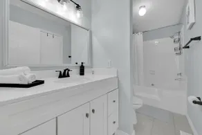 Plush Two Bedroom Retreat. A Home Away From Home! - Image 5