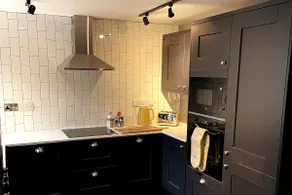 Central Beaumaris |Sleeps 8 |EV Charger |Parking - Image 5