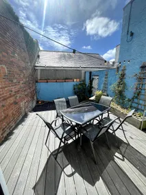 Central Beaumaris |Sleeps 8 |EV Charger |Parking - Image 3