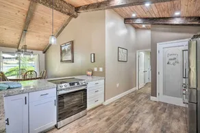Beautiful Large close to Skiing / Wine Tasting! - Image 4