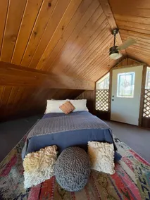 Beautiful Cabin with Breathtaking Views of Lake! - Image 3