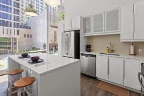 ☆ Modern, Spacious, Cozy Downtown KC ☆ - Image 4