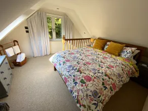Pretty 2 bedroom home with private garden. - Image 2