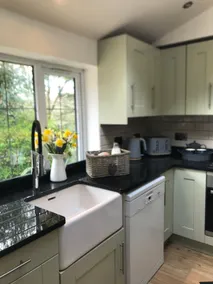 Pretty 2 bedroom home with private garden. - Image 5