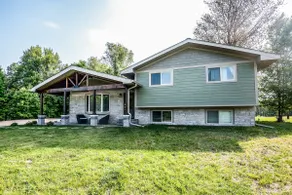 Home in Dowagiac with private pool - Image 4