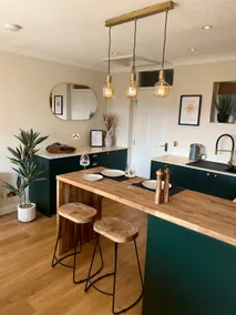 Stunning Mountain View Apartment- free parking - Image 2