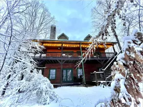 Elegant Cabin w/Hot tub, Pool Table Close to Helen - Image 5