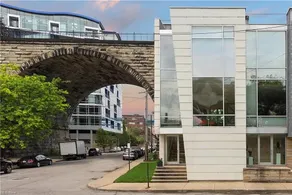 Modernes Zuhause im Herzen der Cleveland Flats mit BESTEN Aussichten auf die Skyline von CLE & den Fluss - Image 2