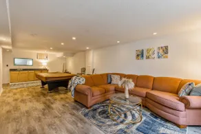 •Vibrant 4 bedroom house 2 king beds in Ankeny• - Image 2