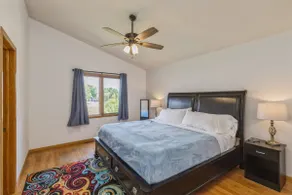 •Vibrant 4 bedroom house 2 king beds in Ankeny• - Image 4