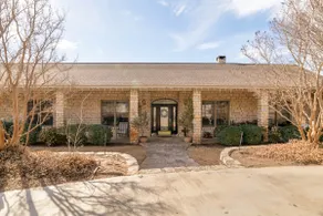 Private country estate near Dinosaur park for families and friends..sleeps 16 - Image 3
