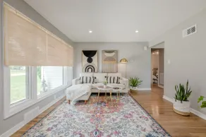 Modern Boho house in Lombard 7 min to Metra - Image 2