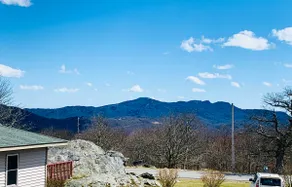 The Fox Den Resort Pool/HotTub/Hike/Bike/Tubing! - Image 2