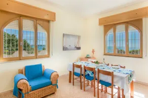 [SINIS-THARROS] Seaside villa with private garden - Image 2