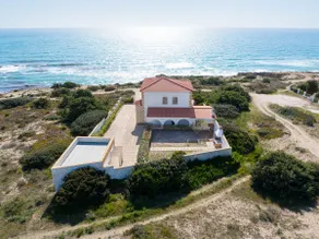 [SINIS-THARROS] Seaside villa with private garden - Image 3
