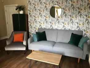 Spacious Luxury City Centre Apartment With Secure Parking - Image 5