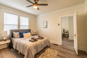 Lovely contemporary 2 bedroom/ 5 min from Vystar - Image 2