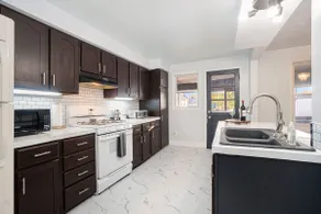 Relaxing & Spacious 2 BD Apt - 5 mins from DT GR - Image 3