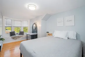 Relaxing & Spacious 2 BD Apt - 5 mins from DT GR - Image 2
