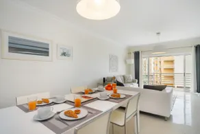 WHome Family Holidays w/ S-Pool, AC, Elevator & Garage - Image 4