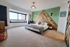 Seaviews, Log Burner and Deck, Stunning Interiors - Image 2