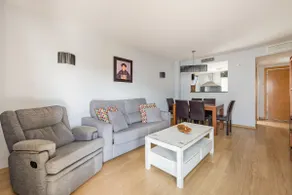 Marina apartment + long-term parking - Image 4