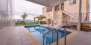 Blue lake luxury villa for families - Image 2