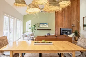 Hamptons Oasis: pool, grill, lush landscape - Image 5