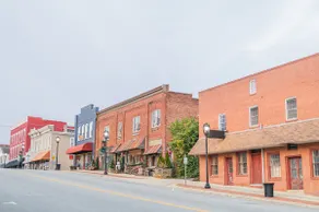 Boutique Guest Stay in Downtown Clarksville - Image 5