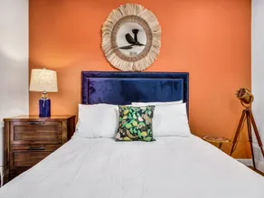 Lakefront Heath Retreat - Image 4