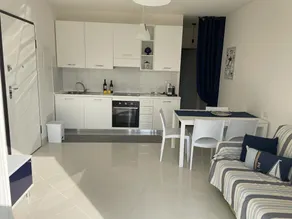 moderne Wohnung mit einem Schlafzimmer nur wenige Kilometer vom Meer entfernt - Image 3