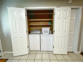 2BR in the ❤️ of Parsons - Image 5