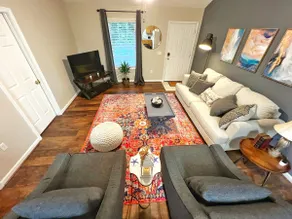 2BR in the ❤️ of Parsons - Image 2