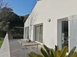 Detached house, Between Land and Sea - Image 3
