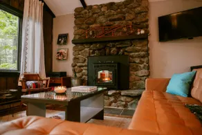 Pico/ Killington chalet, minutes to the mountain - Image 2