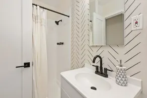 Cozy, Newly Remodeled Cottage in Normal Heights - Image 5