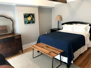 Historic townhouse in the heart of Mineral Point - Image 3