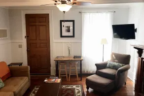 Historic townhouse in the heart of Mineral Point - Image 5