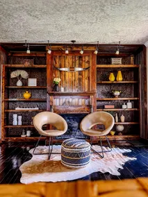 Iconic Iowa - A 1920 Built Country Cabin - Image 4