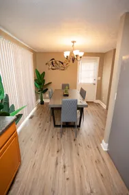 Elegant home 4 bedrooms, 5 beds, great location - Image 5