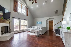 Stunning Skiatook Lake Three Story Getaway - Image 3