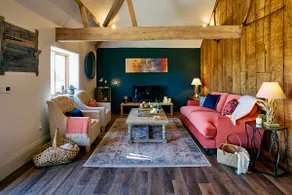 Luxury 5* Cotswold barn for 2 w/hot tub - Image 2